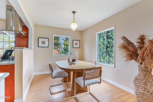 Detail Gallery Image 4 of 21 For 4806 Glenwood Ave, La Crescenta,  CA 91214 - 3 Beds | 2 Baths