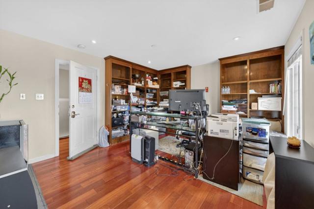 746 Jacaranda Circle, Hillsborough CA: https://media.crmls.org/mediaz/231f3f37-e20d-4b37-a145-3205b28dc3e6.jpg