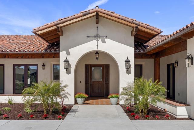 Detail Gallery Image 2 of 75 For 2525 Date Palm Ct, Vista,  CA 92084 - 3 Beds | 3/1 Baths
