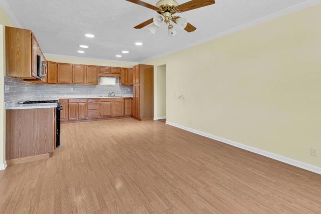 45175 Merritt Street, King City CA: https://media.crmls.org/mediaz/231fab2f-2e39-478d-a95e-547eb8c925ce.jpg