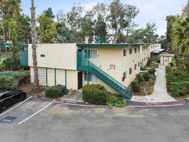 900 Phillips Street, Vista, California 92083, ,Residential Income,For Sale,Phillips Street,NDP2401713