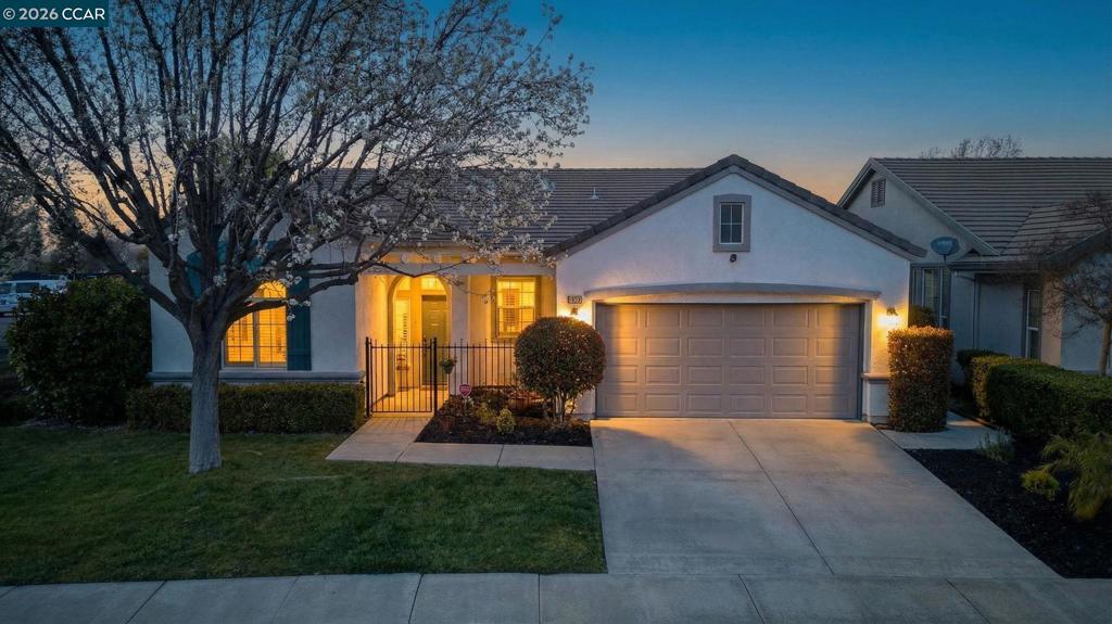 1528 Katy Way