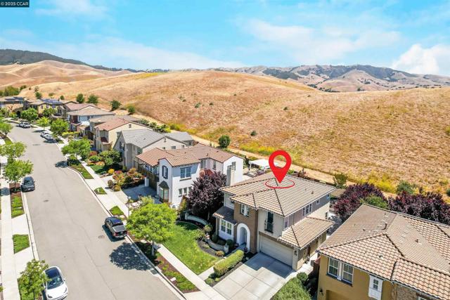 5152 Bengali St, Danville CA: https://media.crmls.org/mediaz/23218838-bc08-4674-a0b6-3cd0ec0d3dfc.jpg