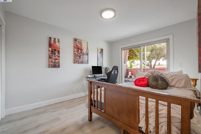 36339 Beech Pl, Newark CA: https://media.crmls.org/mediaz/2321d0b1-dde0-4e6e-bdb8-80fb3c51554e.jpg