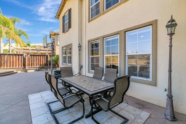 4224 Indigo Oak Court, San Jose CA: https://media.crmls.org/mediaz/2321d5d8-9539-4453-8fbb-f64600ec2edd.jpg