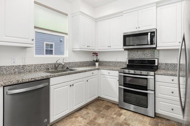 513 Sanderling, Imperial Beach CA: https://media.crmls.org/mediaz/232323f3-430d-447b-b604-cee43786ac03.jpg