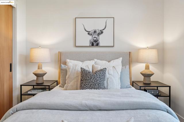 1516 Blake St, Berkeley CA: https://media.crmls.org/mediaz/23234947-5cfb-4da5-a314-d5effdbb7655.jpg