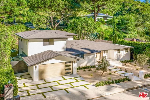5 Bed Home for Sale in Los Angeles, California