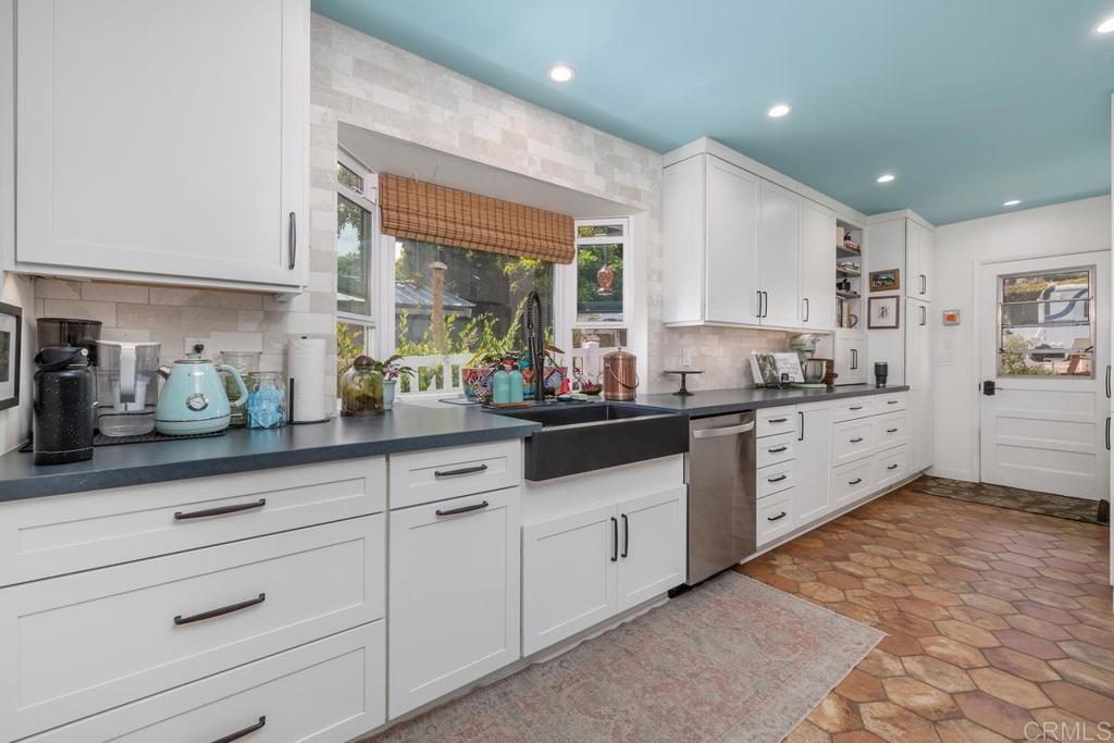 1718 Law Street - photo 3