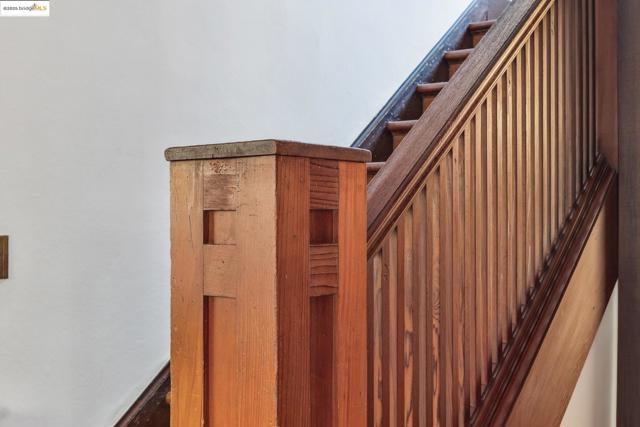 3019 Benvenue Ave, Berkeley CA: https://media.crmls.org/mediaz/23241aa9-6eb8-4440-94dd-7d460533ad3a.jpg