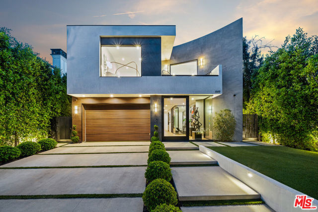 849 N Spaulding Avenue, Los Angeles CA: https://media.crmls.org/mediaz/2325b376-7187-45df-b0e5-1e19d7417ff9.jpg