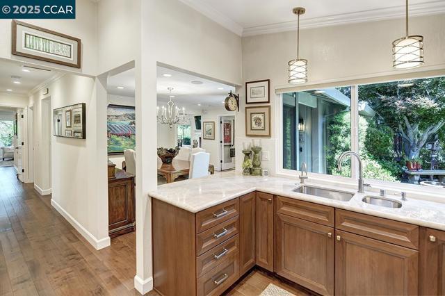 633 Terra California Dr, Walnut Creek CA: https://media.crmls.org/mediaz/23260b27-8d2d-4d7c-bfda-d89bdeff7e1d.jpg
