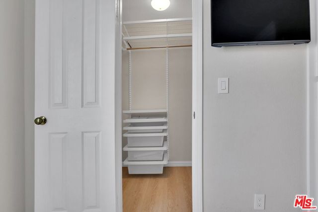 2308 Schader Drive, Santa Monica CA: https://media.crmls.org/mediaz/23260bf4-984e-4812-96af-8bd707d542e6.jpg