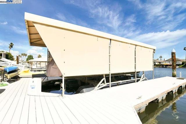 1864 Dune Point Way, Discovery Bay CA: https://media.crmls.org/mediaz/2326d3da-305c-4aeb-97f0-c3941306181a.jpg