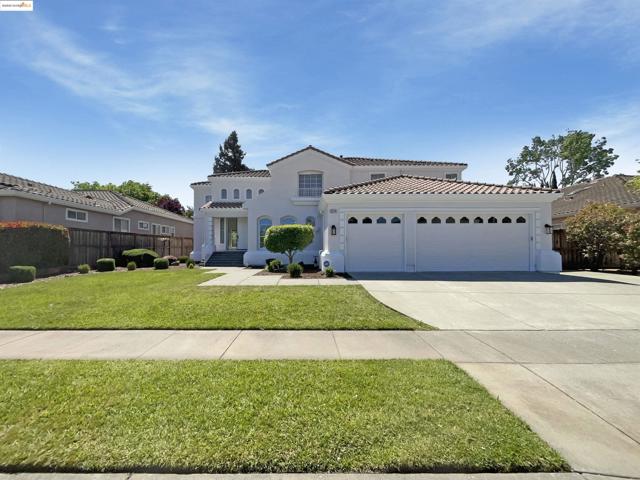 5214 Pavilion Ct, Fairfield CA: https://media.crmls.org/mediaz/2327376c-7669-4365-9b70-a56ff053e25b.jpg
