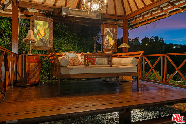 3761 Sheridge Drive, Sherman Oaks CA: https://media.crmls.org/mediaz/2327770e-9db9-4140-a4bf-501a718f10c6.jpg