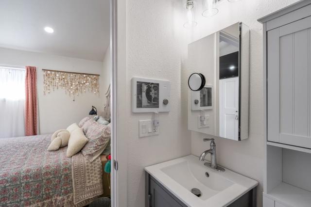 1324 Peralta Road, Pacifica CA: https://media.crmls.org/mediaz/2327de33-11ba-43cd-9262-a78f21957ca4.jpg