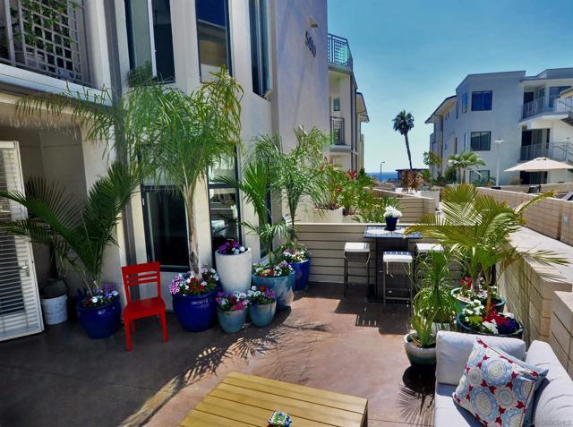5410 La Jolla Blvd., La Jolla CA: https://media.crmls.org/mediaz/232871af-e026-46f0-8e81-877a551ecd3e.jpg