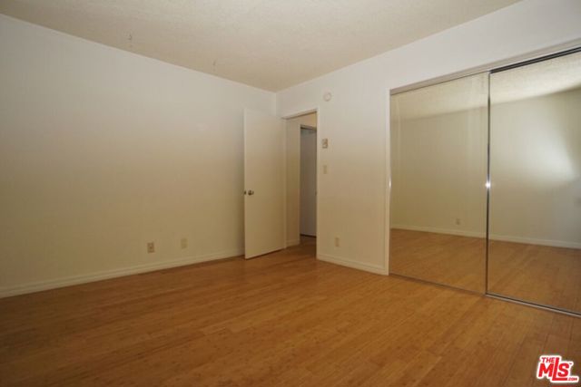 1033 6TH Street, Santa Monica CA: https://media.crmls.org/mediaz/2328a9d2-231b-4dc6-bcb3-f3cdc99bce2d.jpg