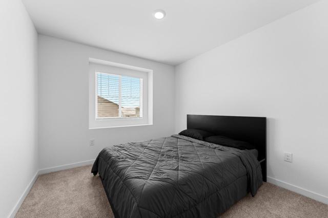 7741 Forestdale Way, Elk Grove CA: https://media.crmls.org/mediaz/2329525a-50cc-49f7-803d-e1438d25f76d.jpg