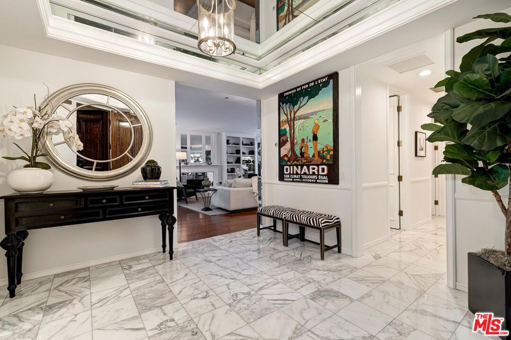 300 N Swall Drive 154, Beverly Hills, CA 90211