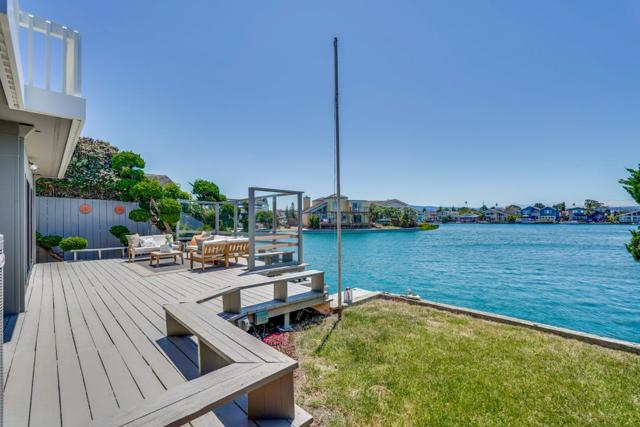 998 Flying Fish Street, Foster City CA: https://media.crmls.org/mediaz/232a7f5a-ac47-4ff8-81d7-9f693fd5f22e.jpg