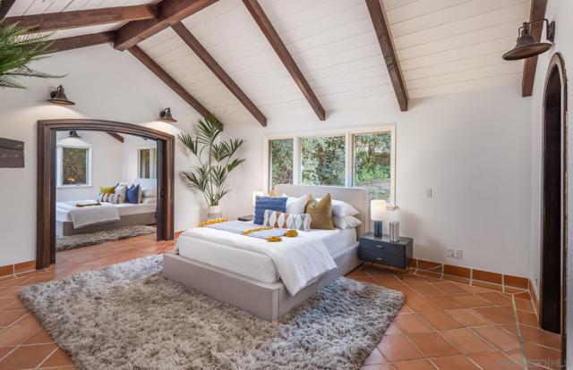 5333 Los Mirlitos, Rancho Santa Fe CA: https://media.crmls.org/mediaz/232abb22-330d-46f7-8946-92b3a7593e27.jpg