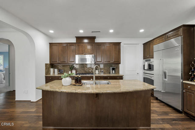 11806 Ricasoli Way, Porter Ranch CA: https://media.crmls.org/mediaz/232c5c82-772a-4fc1-98d2-a3809243075e.jpg