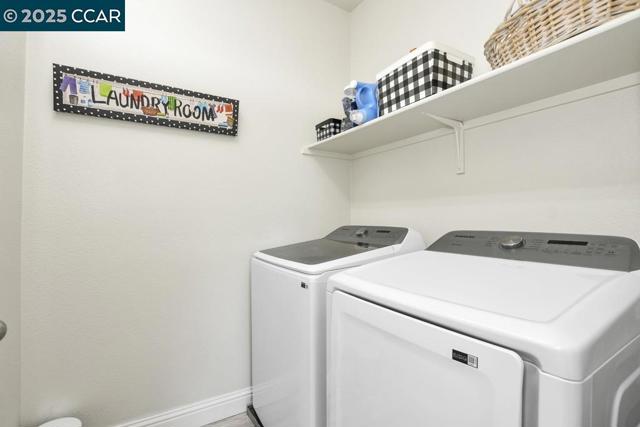 369 Myrtle Ln, Oakley CA: https://media.crmls.org/mediaz/232c6a19-906b-4409-869c-135ce4284e34.jpg