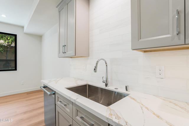 Detail Gallery Image 19 of 68 For 2821 Los Robles Rd, Thousand Oaks,  CA 91362 - 3 Beds | 2/1 Baths