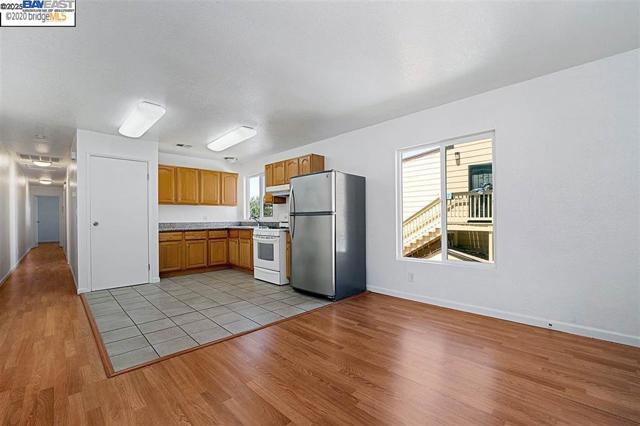 1547 N 23rd Ave., Oakland CA: https://media.crmls.org/mediaz/232cd8d1-5e9e-4c62-b965-e42352dd9002.jpg