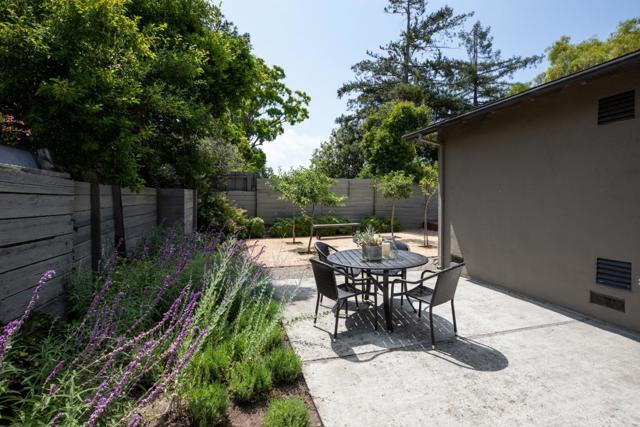 654 Loma Verde Avenue, Palo Alto CA: https://media.crmls.org/mediaz/232cdbf1-2e53-4c31-b9db-c0f58062e71f.jpg