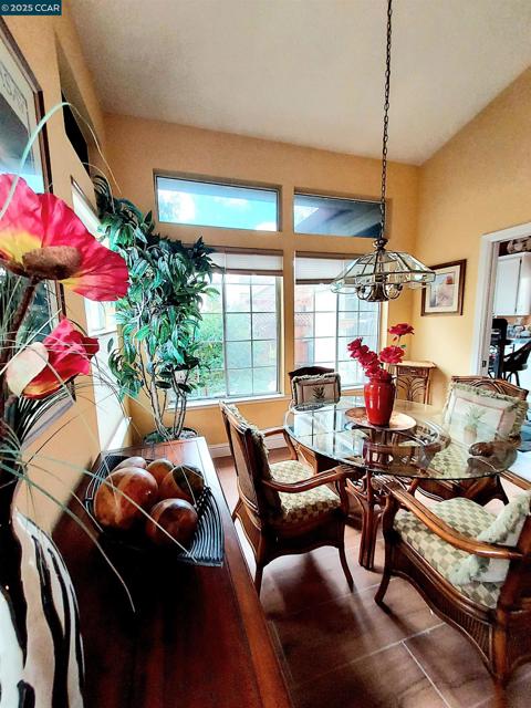 3080 Casadero Ct, Pleasanton CA: https://media.crmls.org/mediaz/232d3b8e-88b1-48c9-901b-3d9e5abd500f.jpg