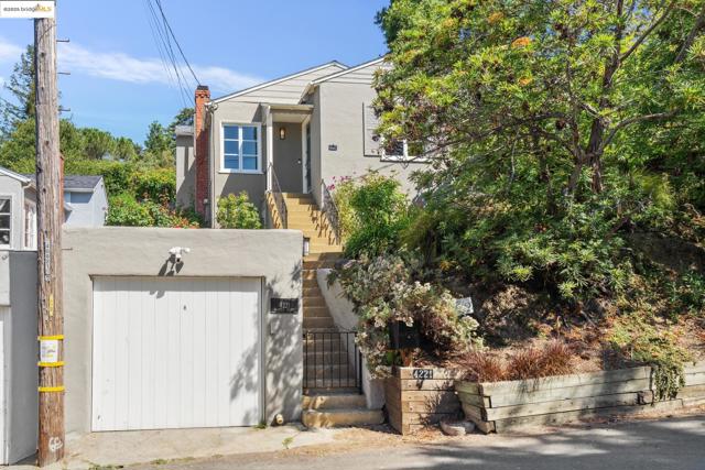 4221 Whittle Ave, Oakland CA: https://media.crmls.org/mediaz/232dcead-eb23-4863-ace1-a2947e987431.jpg