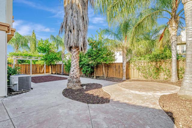 184 S Sonrisa Street, Mountain House CA: https://media.crmls.org/mediaz/232ee471-f88c-4dd7-852b-aac96d5bea65.jpg