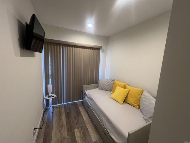 7061 Estrella De Mar, Carlsbad CA: https://media.crmls.org/mediaz/232ee6a7-69e8-4d07-b739-bafe8eabd557.jpg