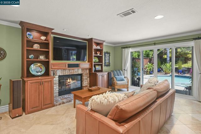 635 Canyon Crest Rd. E., San Ramon CA: https://media.crmls.org/mediaz/232efc4d-7e40-4752-ab12-57b1853ac41f.jpg