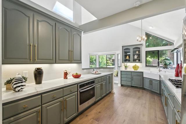 148 Promethean Way, Mountain View CA: https://media.crmls.org/mediaz/232f0eaf-6d33-4b97-95ac-a578043a1783.jpg
