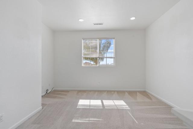 1101 Freedom Drive, Hollister CA: https://media.crmls.org/mediaz/232f9418-356a-4bc9-bb01-a3f419cc28ef.jpg