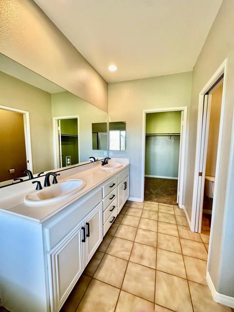 3827 Sandy Point Drive, Blythe CA: https://media.crmls.org/mediaz/23300cdf-d751-4f68-ba26-0e8799fce464.jpg