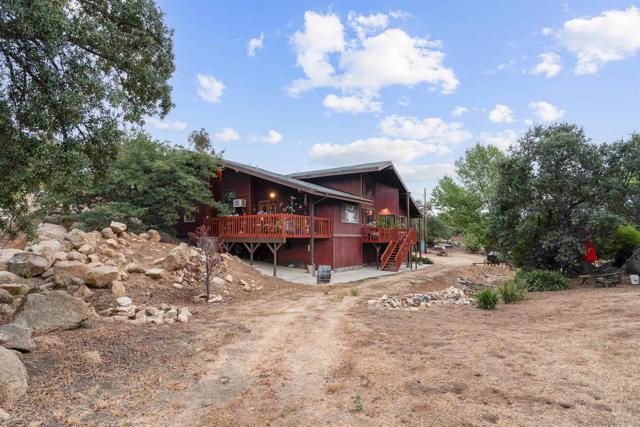 2410 Mount Elena Way, Jamul CA: https://media.crmls.org/mediaz/23305010-0f36-40e1-8a6b-fa87a053682b.jpg