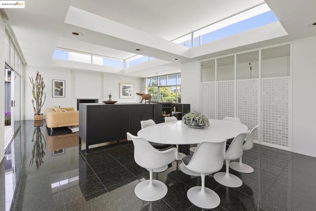 7145 View Ave, El Cerrito CA: https://media.crmls.org/mediaz/2331070d-4510-4f6e-9727-b91520e8f219.jpg