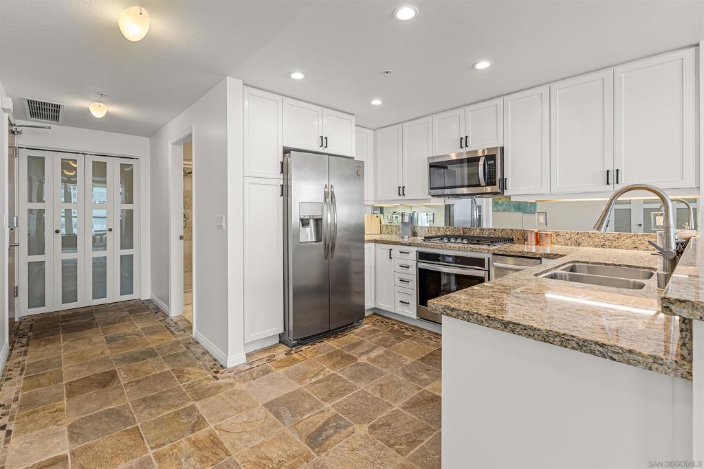 510 1st Ave - photo 8
