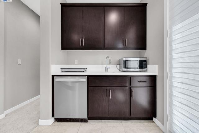 2859 Wylin Blvd, Lathrop CA: https://media.crmls.org/mediaz/233133b1-3bad-466f-9201-36298782a810.jpg