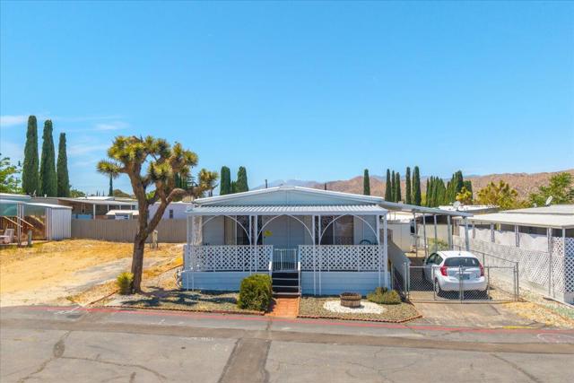 7425 Church Street, Yucca Valley CA: https://media.crmls.org/mediaz/23316507-67c9-4d7c-af01-1a0bb3139ea3.jpg