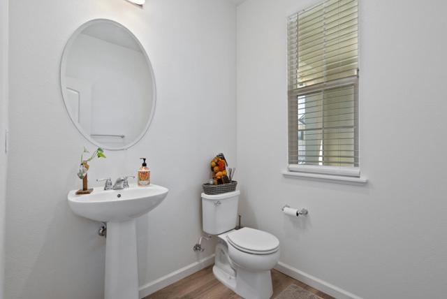 1455 Winzer Place, Gilroy CA: https://media.crmls.org/mediaz/2332c6c4-99d9-4c71-9cb1-0c09e5c4218a.jpg