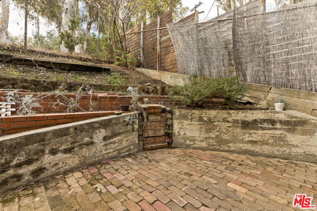 Drew Fenton | 271 Beloit Avenue Los Angeles CA | MLS: 7455926