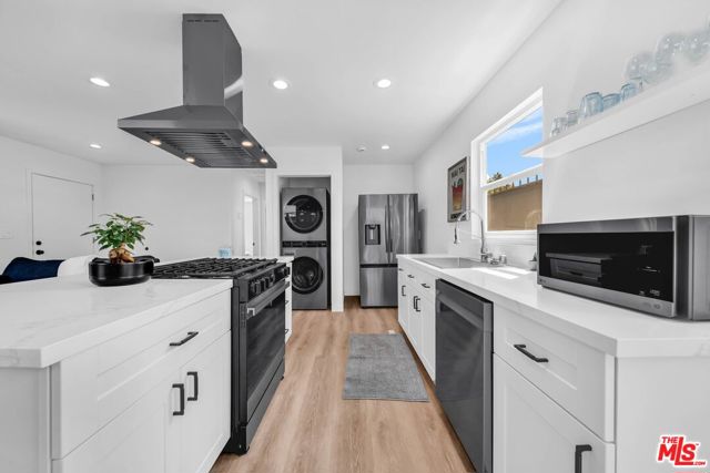 9611 S Vermont Avenue, Los Angeles CA: https://media.crmls.org/mediaz/23334089-2481-4aec-9b2d-670611973b4d.jpg