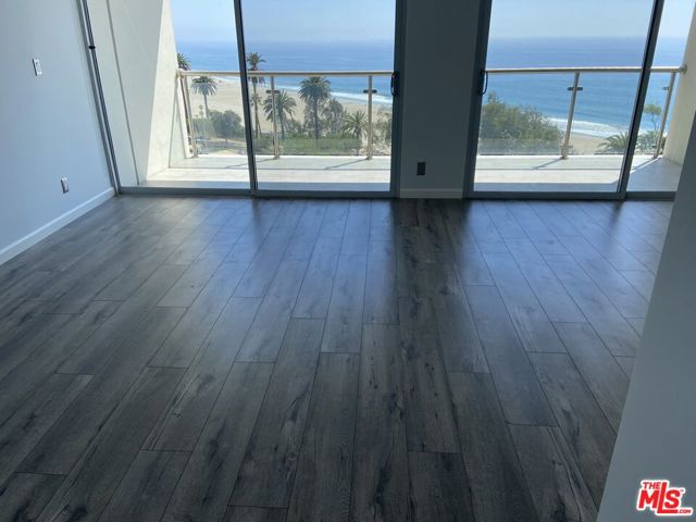 201 Ocean Avenue, Santa Monica CA: https://media.crmls.org/mediaz/23334929-761d-4a47-bf71-f7ea0a167955.jpg
