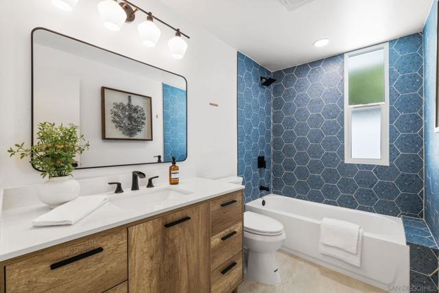 252 E Ocotillo Ave., Palm Springs CA: https://media.crmls.org/mediaz/23335558-1190-49f6-b105-bc0eb9c3fbd1.jpg